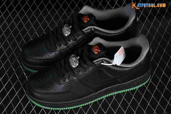 Nike Air Force 1'07 Negro FQ8822-084